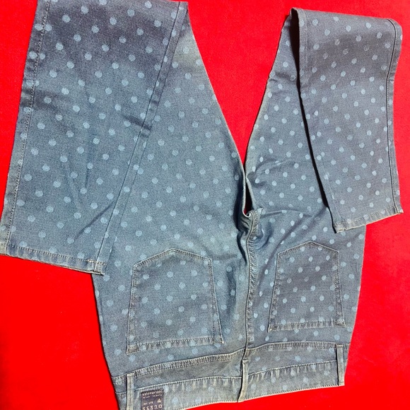 Guess Brittney SkinnyAnkle Jeans. Size 29 Dainty Wash. - Picture 2 of 5